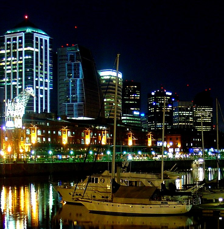 8557barco_en_puerto_madero.jpg