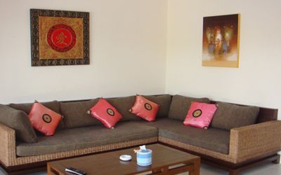 Aben Samuel on Sovev  Relser Poolhuse I Bangrak